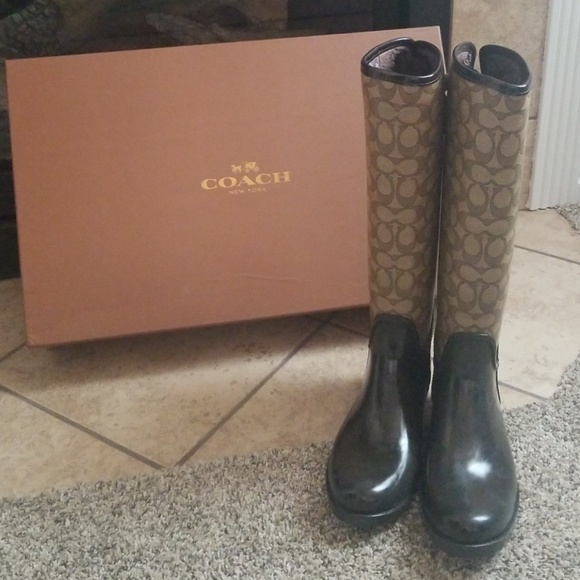 Coach Brown Rainboots - Picture 4 of 5